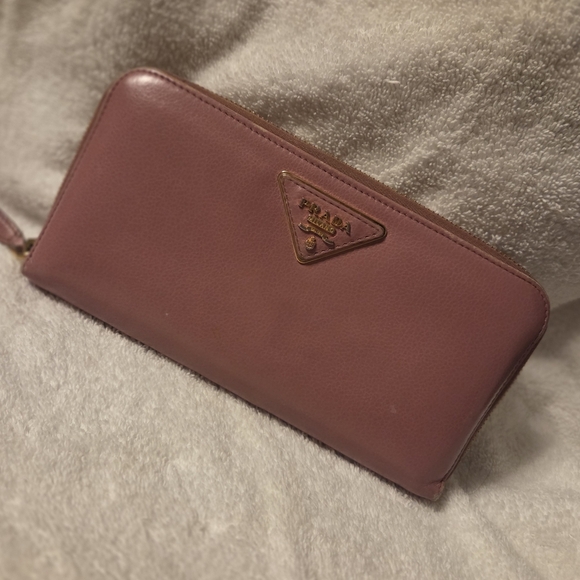 Prada Dusty Rose Leather Wallet EUC - Picture 4 of 16